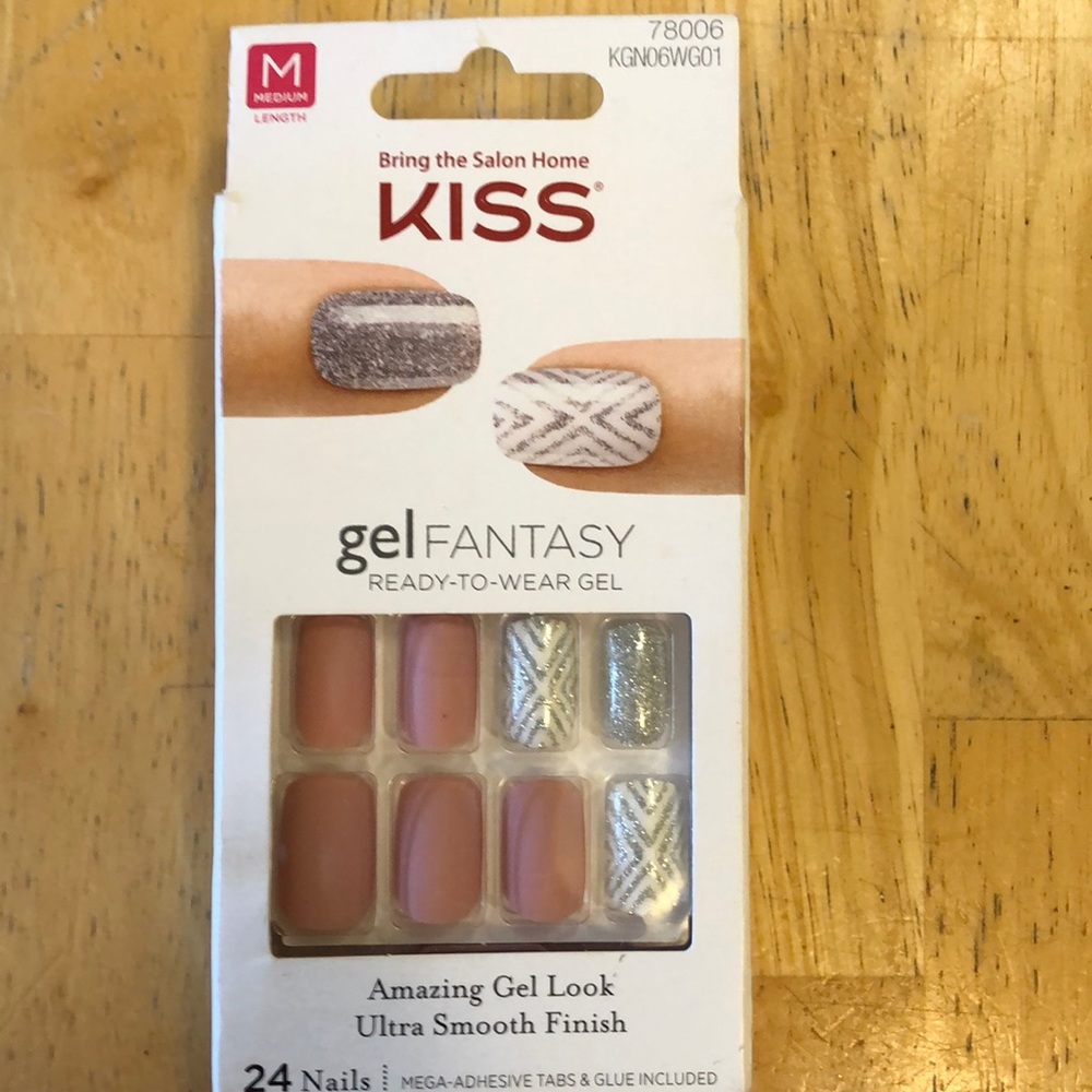 Kiss press on nails